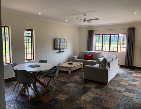 Bergdale-Hazyview-Lounge-Tourism-Friendly